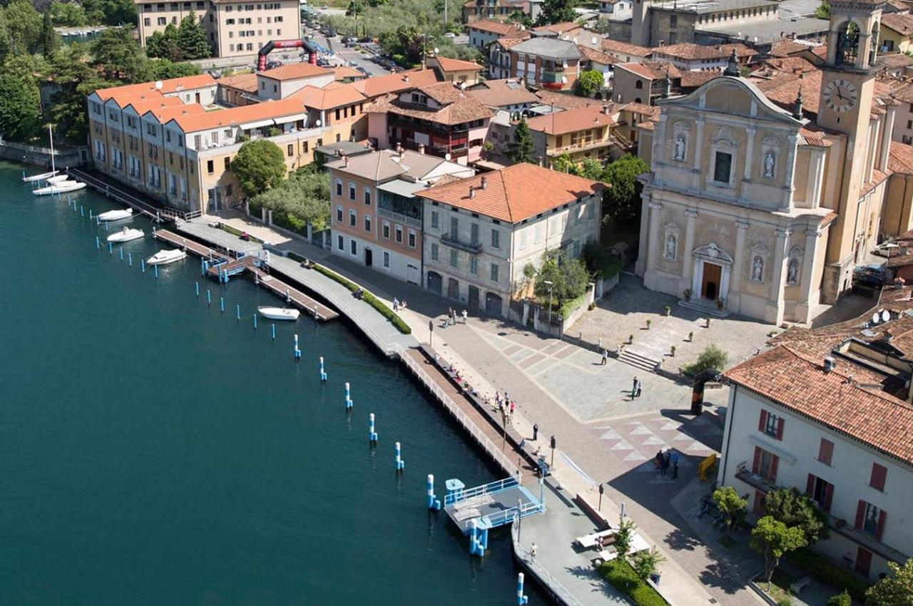 In Riva Al Lago Di Iseo Dependance Primo Piano Marone Exterior photo